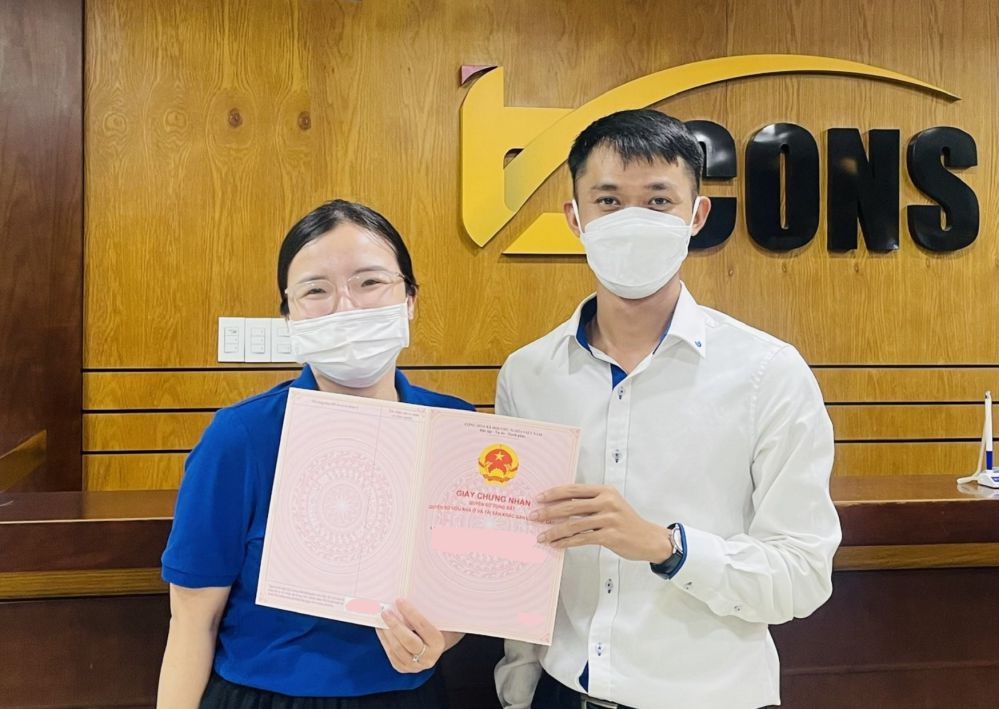 khach hang nhan so hong bcons plaza bconshome 2